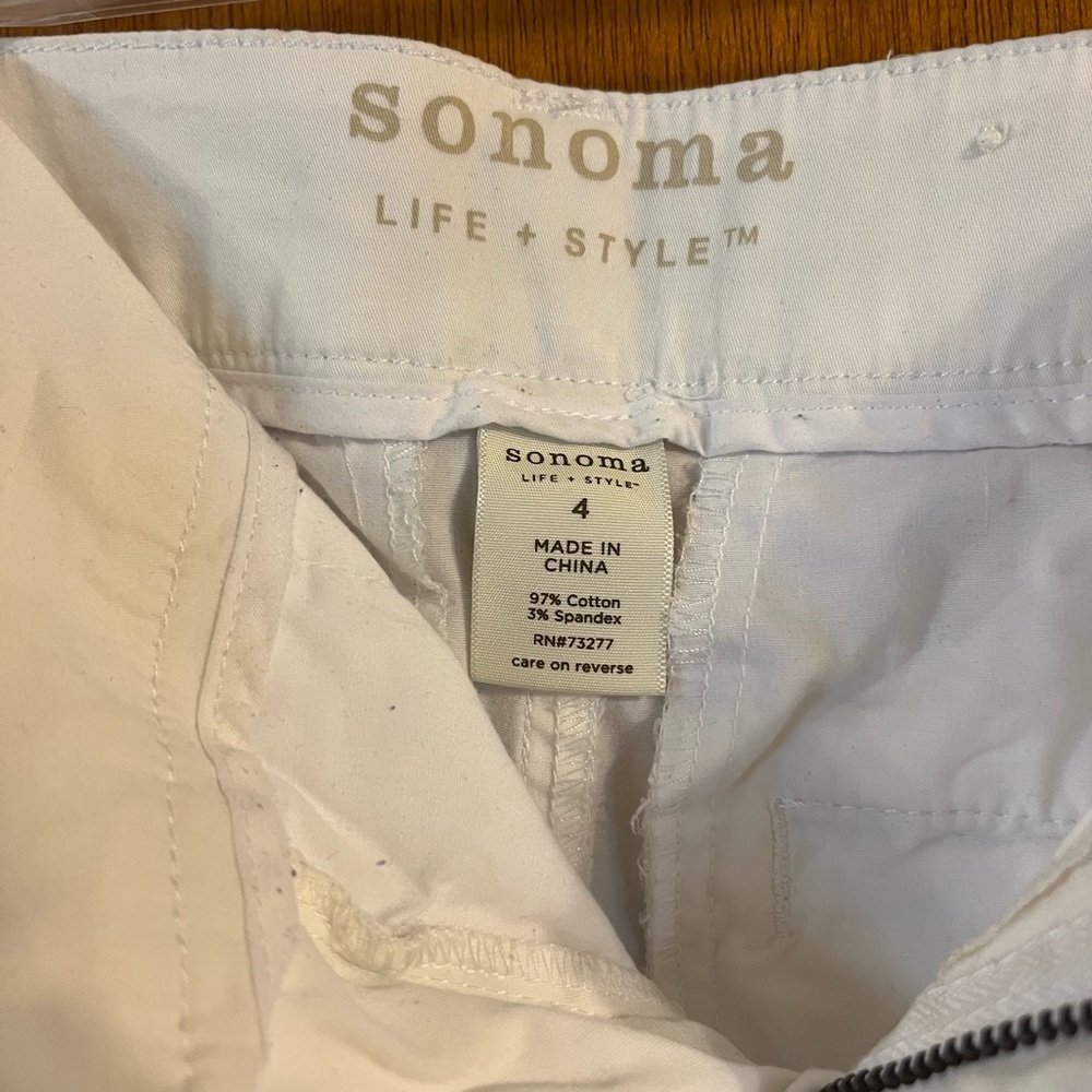 White capris-4 - Picture 3 of 3